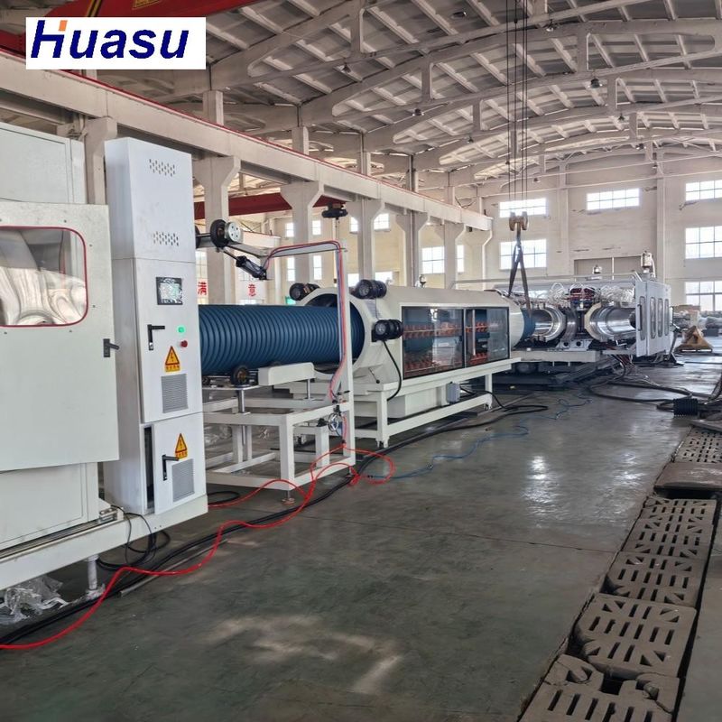 32-1600 мм диаметром двойной стены гофрированной трубы экструзионной линии с розеткой онлайн и 520 кВт установленной мощности
