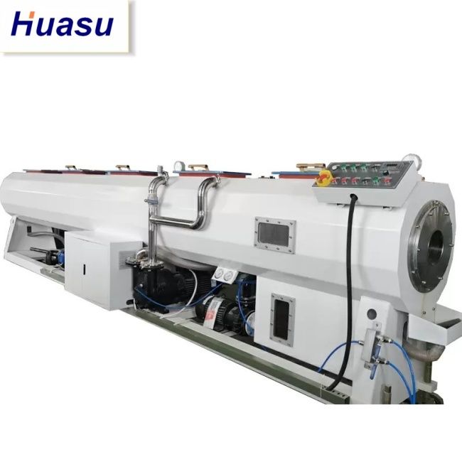 Линия экструзии гофрированных труб с двойными стенками, с диапазоном диаметров резки 32-1600 мм и процессом водяного охлаждения, оснащенная технологией Siemens PLC