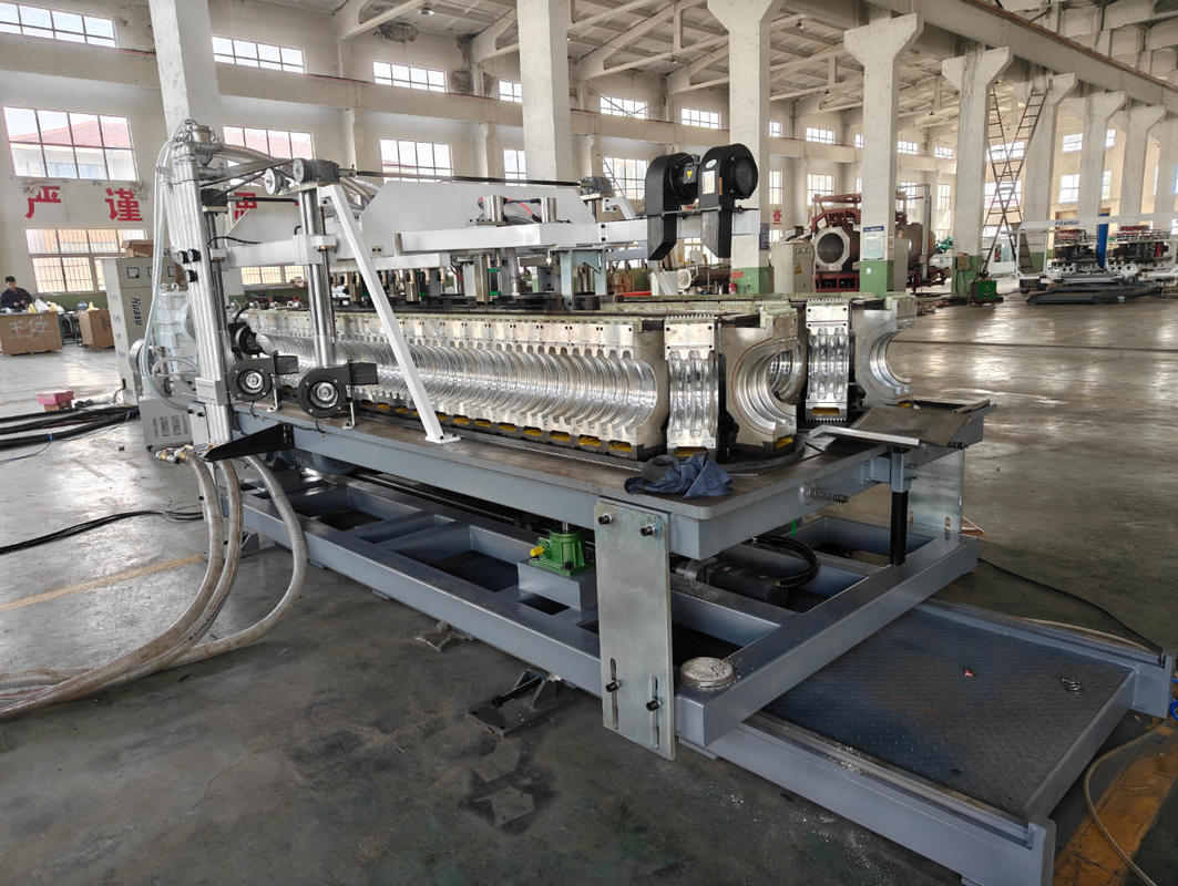 Автоматическая линия экструзии гофрированных труб с одинарной стенкой, с материалом цилиндра 38CrMoAlA и системой полного зацепления