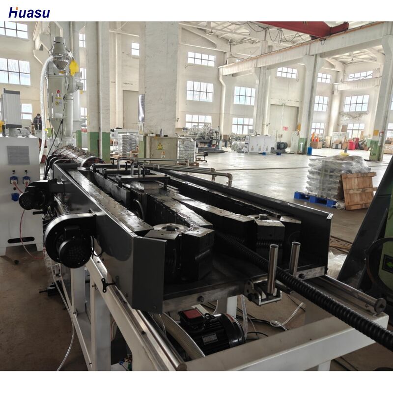 Линия экструзионной трубы с одной стеной с управлением PLC мощностью 37 кВт и годовой гарантией