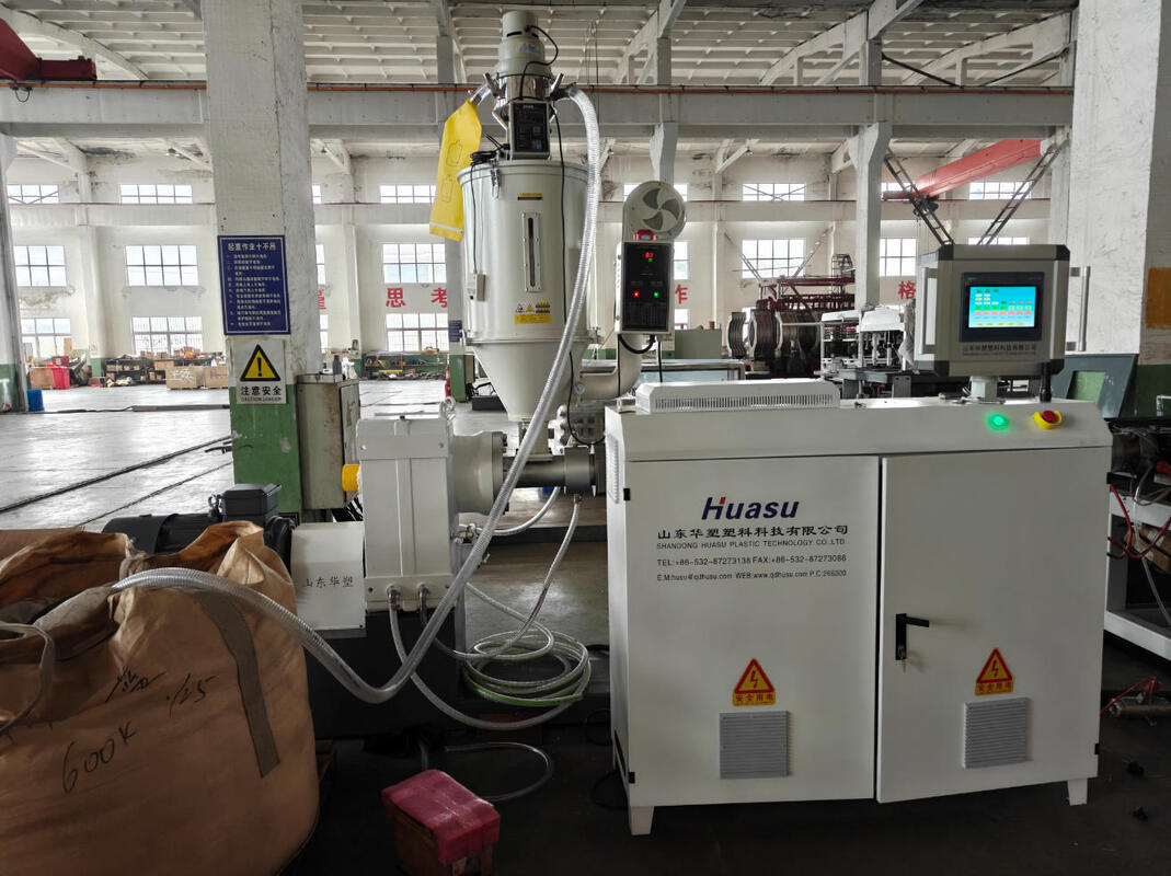 Линия экструзионной трубы с одной стеной с водяным охлаждением и двигателем Siemens для стабильного высокоскоростного производства