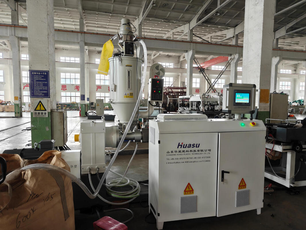 Линия экструзии гофрированных труб с одинарной стенкой, максимальный размер трубы 110 мм, система водяного охлаждения и двигатель Siemens для высокоскоростного производства