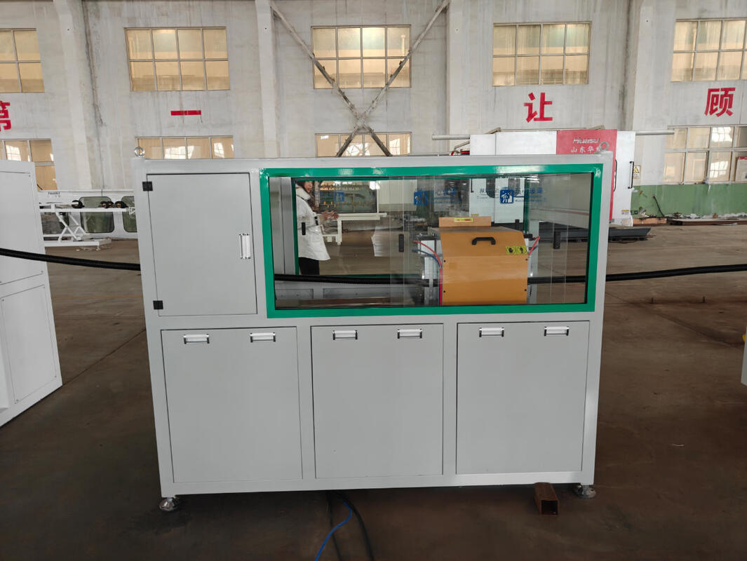 Полностью автоматическая линия экструзии однослойных гофрированных труб с производительностью 40-80 кг/ч и максимальным диаметром трубы 110 мм