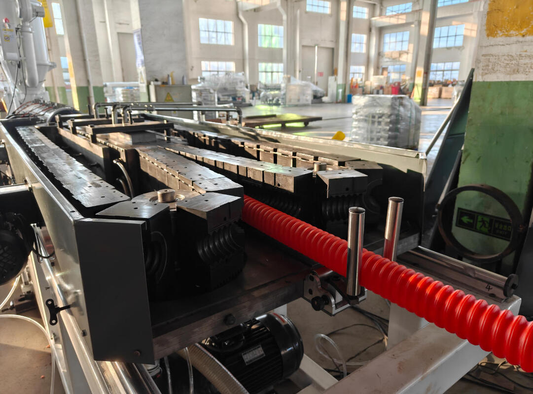 Линия экструзии гофрированных труб с двойными стенками с непрерывным водяным охлаждением под давлением, с электрическими компонентами Siemens и производительностью 100 кг/ч - 2000 кг/ч