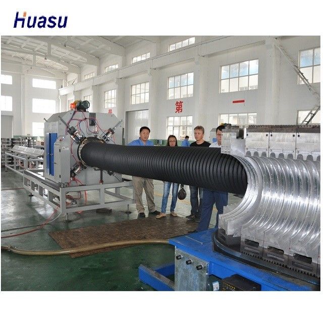 Рифленая производственная линия трубы Hdpe 750kg/H OD 400mm