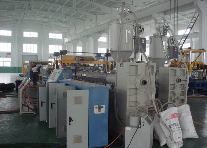 Машинное оборудование трубы из волнистого листового металла стены двойника PP DWC HDPE с системой Сименс HMI