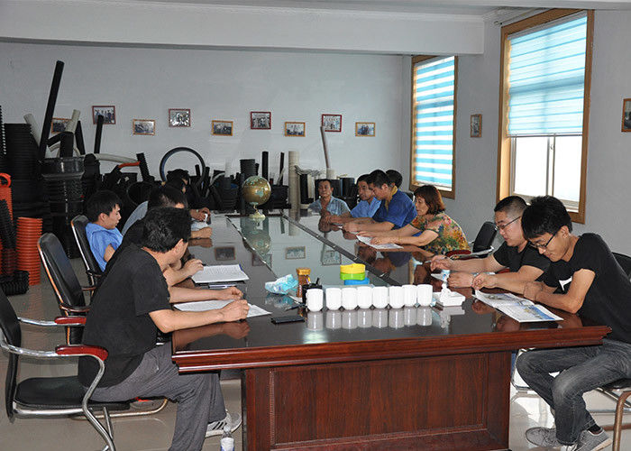 Линия штранг-прессования трубы из волнистого листового металла стены двойника дренажа канализации для улиц полей